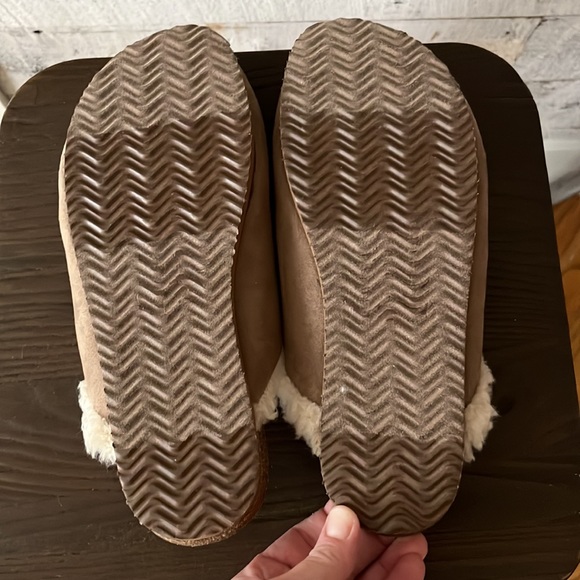 J.Crew women’s slip-on shoes. Size 8 - Picture 4 of 4